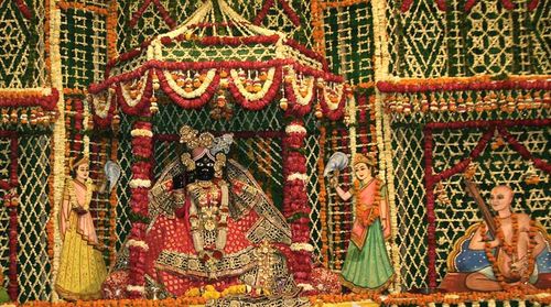 बाँके बिहारी मंदिर दर्शन और इतिहास