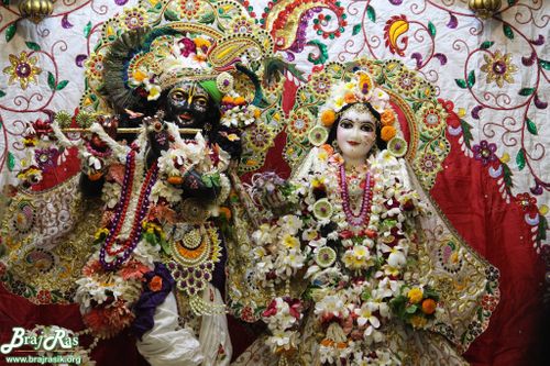 श्रीकृष्ण बलराम मंदिर-वृंदावन