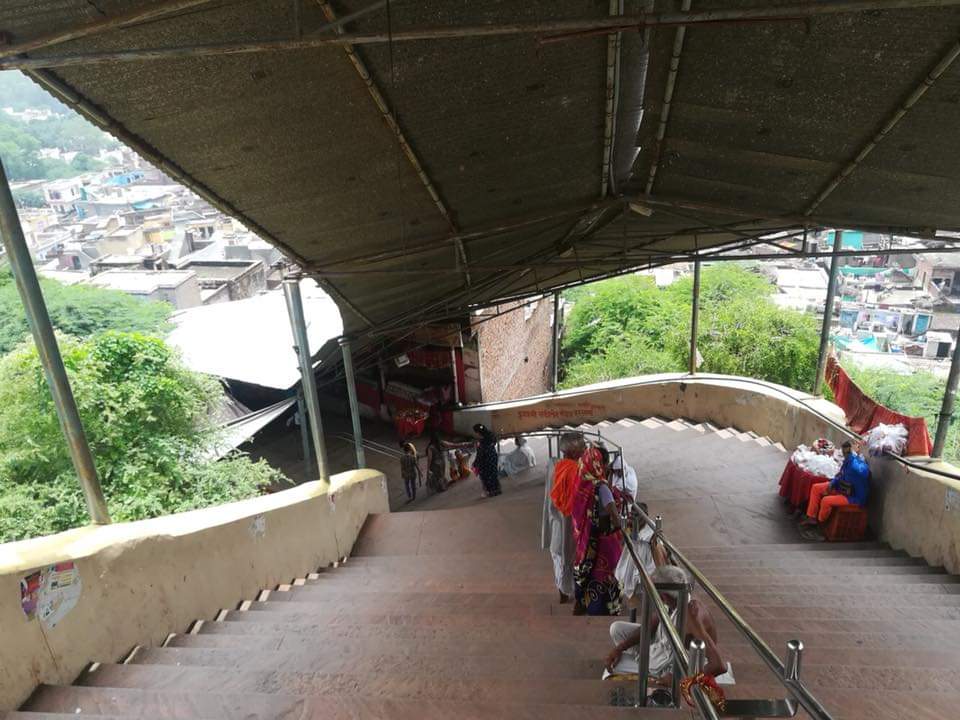 बरसाना की सामान्य सीढ़ियाँ