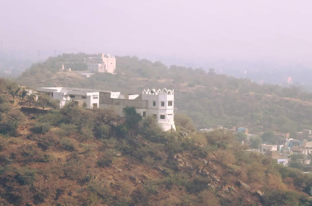 मान मंदिर, गहवर वन से मोर कुटी का दृश्य