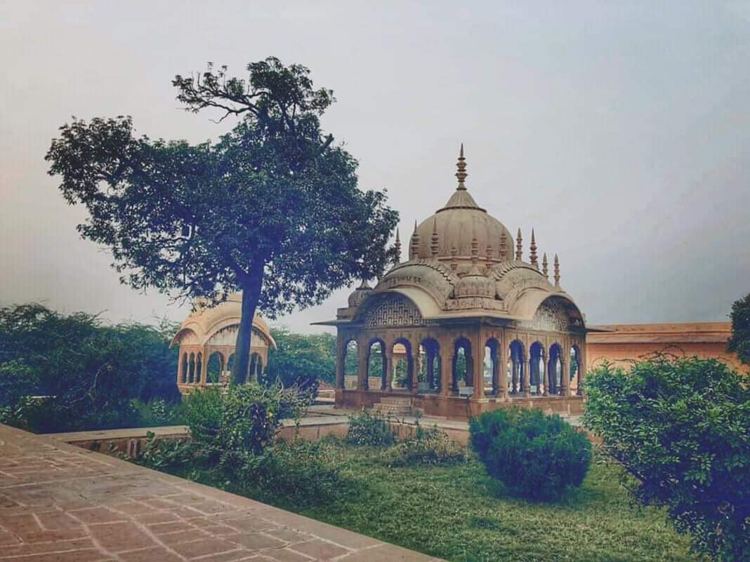 कुसुम सरोवर, बरसाना का सुंदर दृश्य