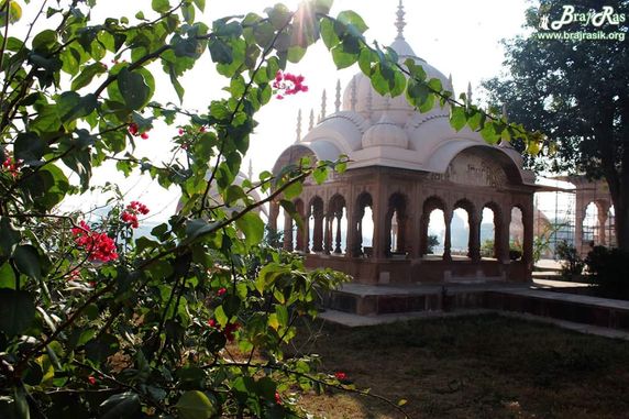 Kusum Sarovara, Barsana