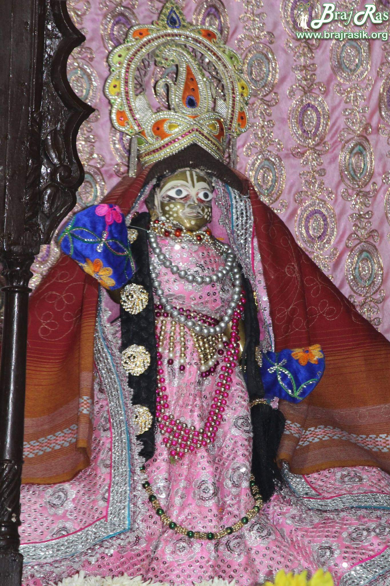 श्री गोपीनाथ जी के दाहिनी ओर श्री राधारानी 