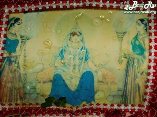 Shri Radha's photo worshipped here at Maan mandir or Mana mandir, Barsana