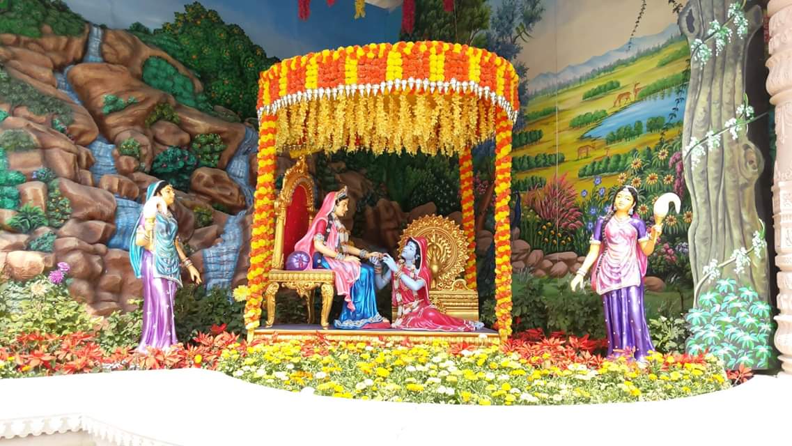 Shri Krishna serving Shri Radha in the form of Gopi