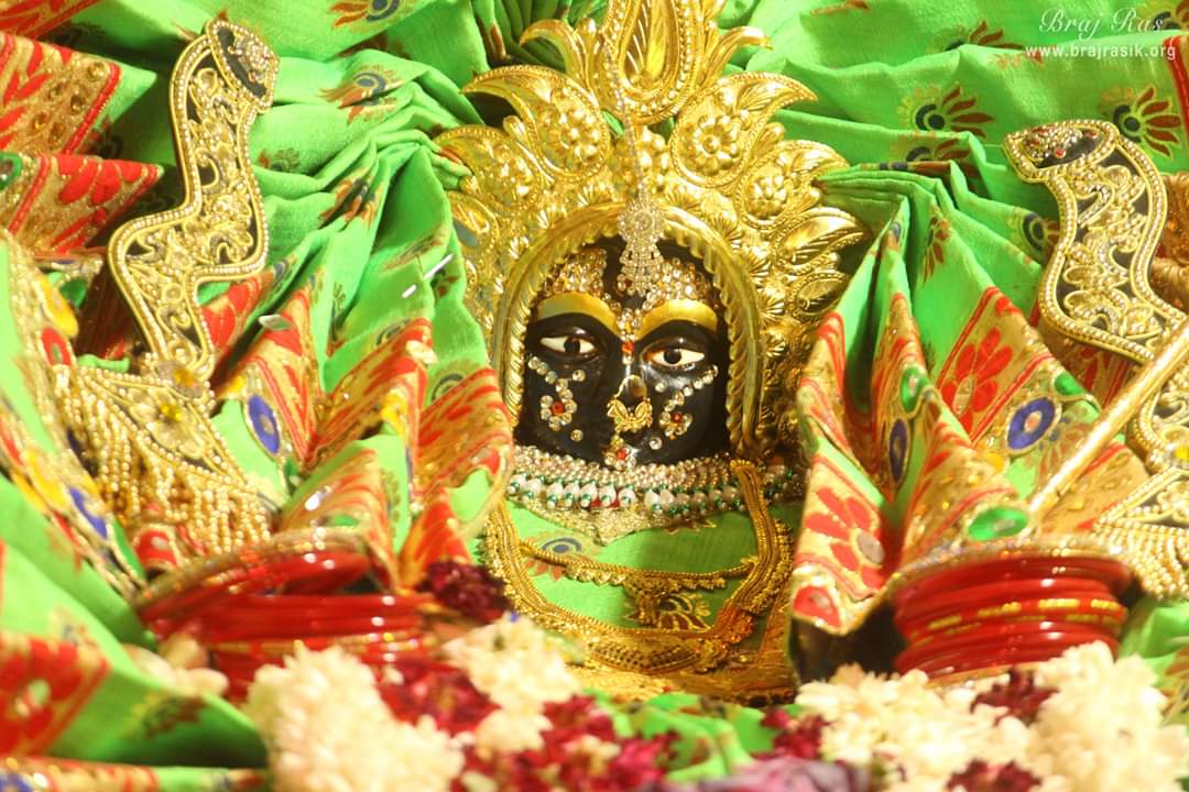 Glimpses of Shri Shriji Raseshwari Ji at Old Raas Mandal, Vrindavan.