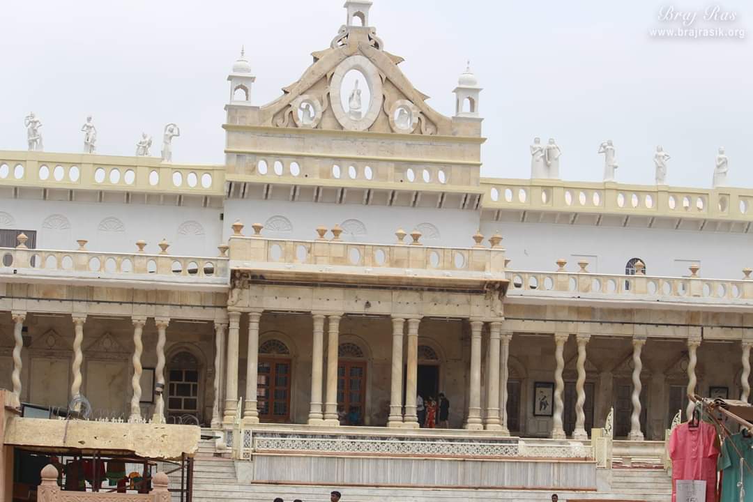 Outside view of Shahji temple