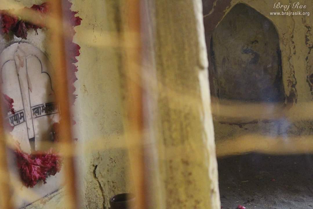 श्री ललित किशोरी और श्री ललित मोहिनी के समाधि दर्शन