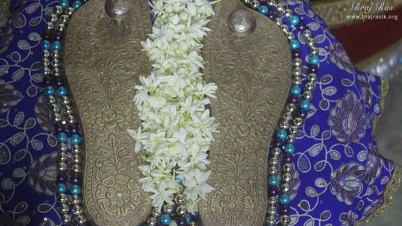 Charan Paduka of Shri Kripalu Ji Maharaj at Shyama Shyam Dham, Vrindavan.