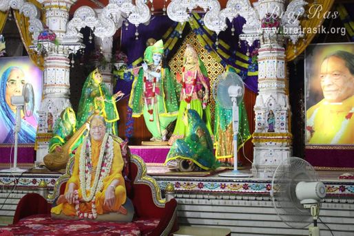 Another view of deities at Shyama Shyam Dham, Vrindavan.