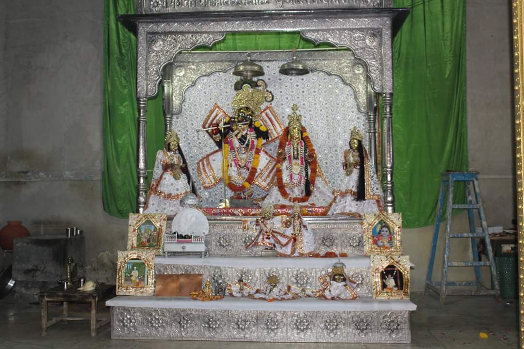 श्रीजी का मंदिर में श्री राधा कृष्ण दर्शन।
