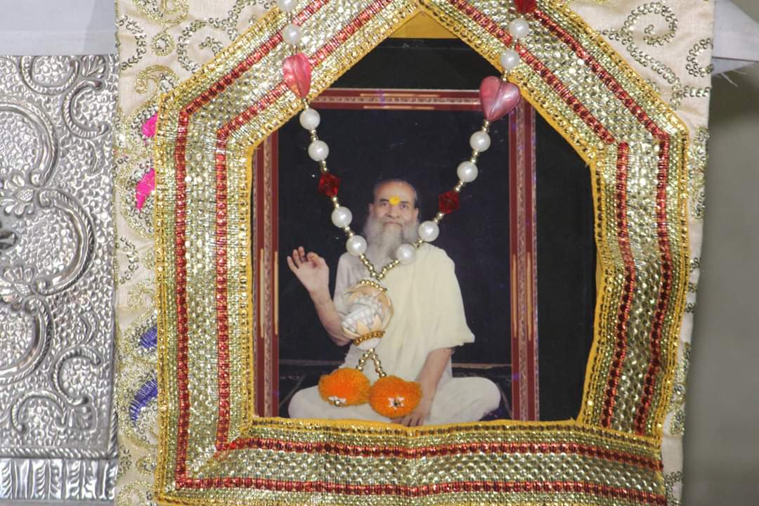 Radha Sarvesvara Sharana Devacharya called as 'Shriji Maharaj, in the 19th and 20th Century considered as the respected acharya for the entire Nimbarka Sampradaya. Darshan @ Shriji Ka Mandir.