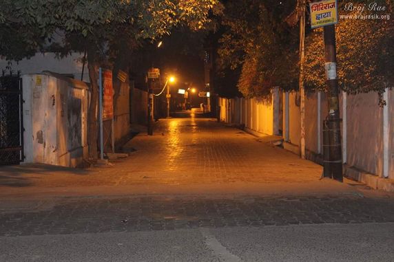 Glimpses of a lane near Giriraj ashram, sukhdam ashram etc just opposite to Prem Mandir at late night, Vrindavan.