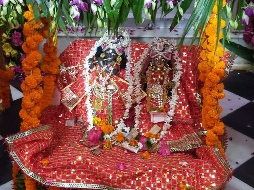 Deity of Radha Krishna in Radharani Temple, Raval.
