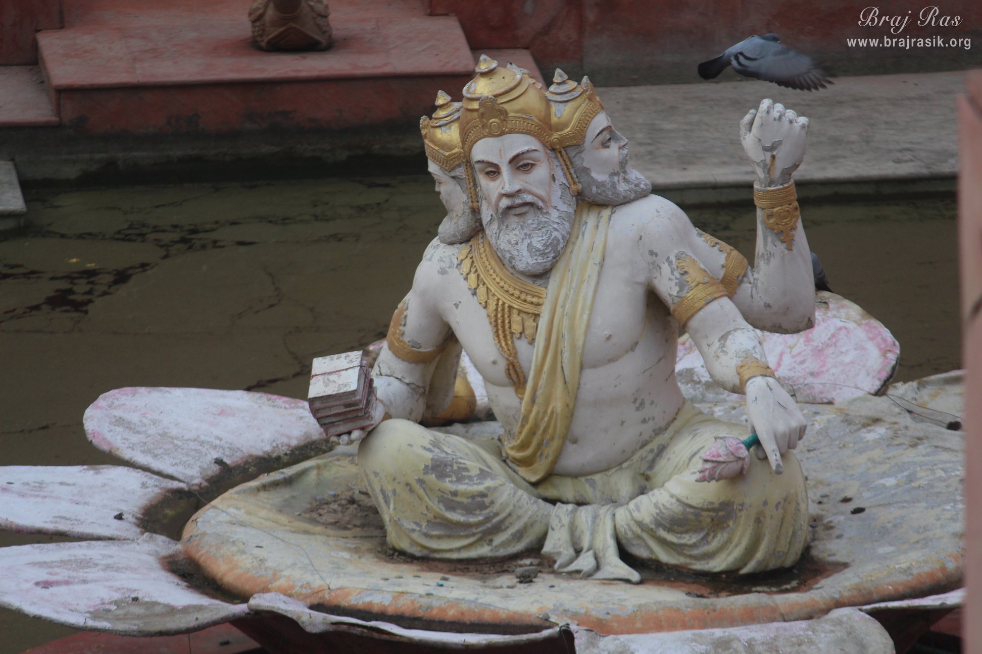 ब्रह्म कुंड, वृंदावन में श्री ब्रह्मा जी