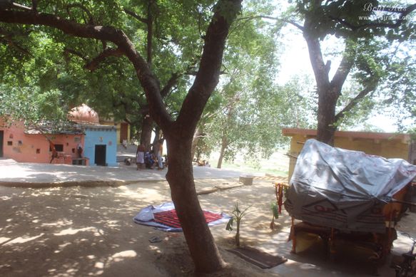 Outside view of Raskhan Samadhi place.