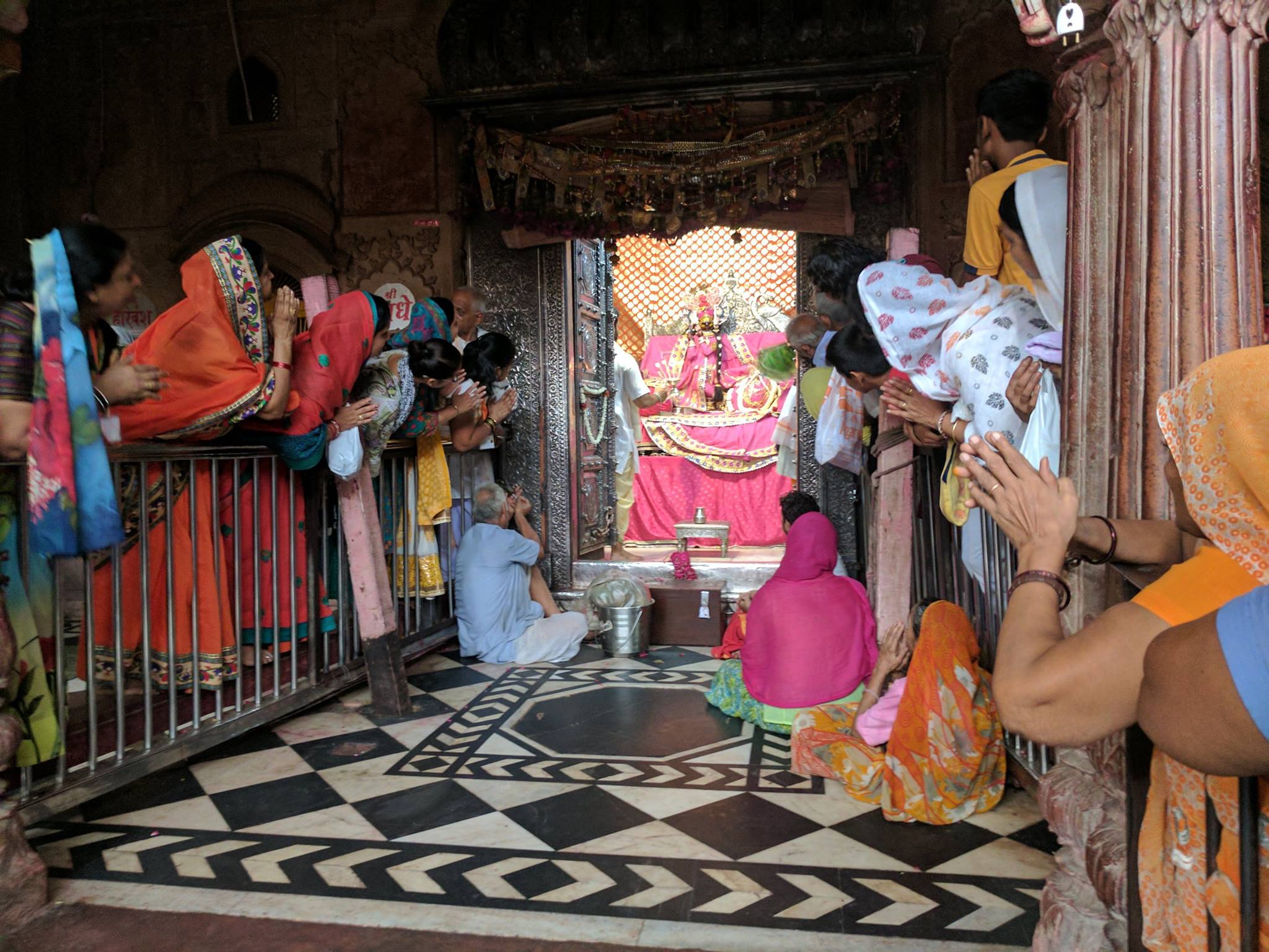 Shri Radhavallabh darshan from jagmohan