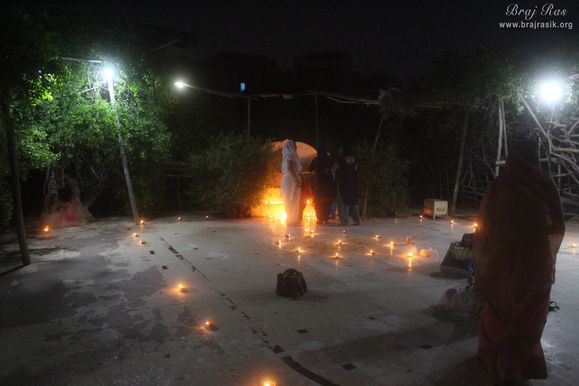 Parikrama marg at Radhashtami in Nidhivan