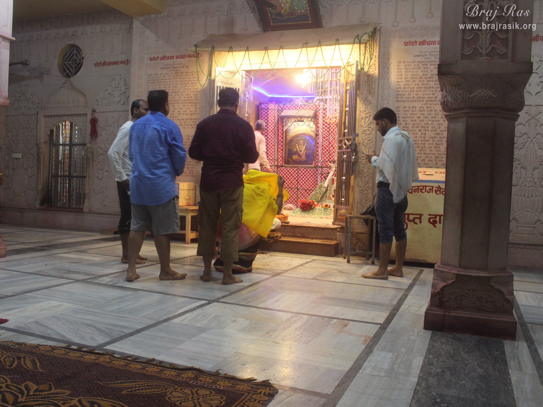 Darshan of Swami Haridas Ji's Samadhi in Nidhivan