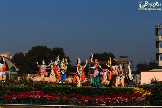 Darshan of Raas Leela in Prem Mandir