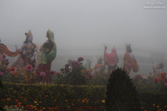 Darshan of Raas Leela in foggy winter in Prem Mandir
