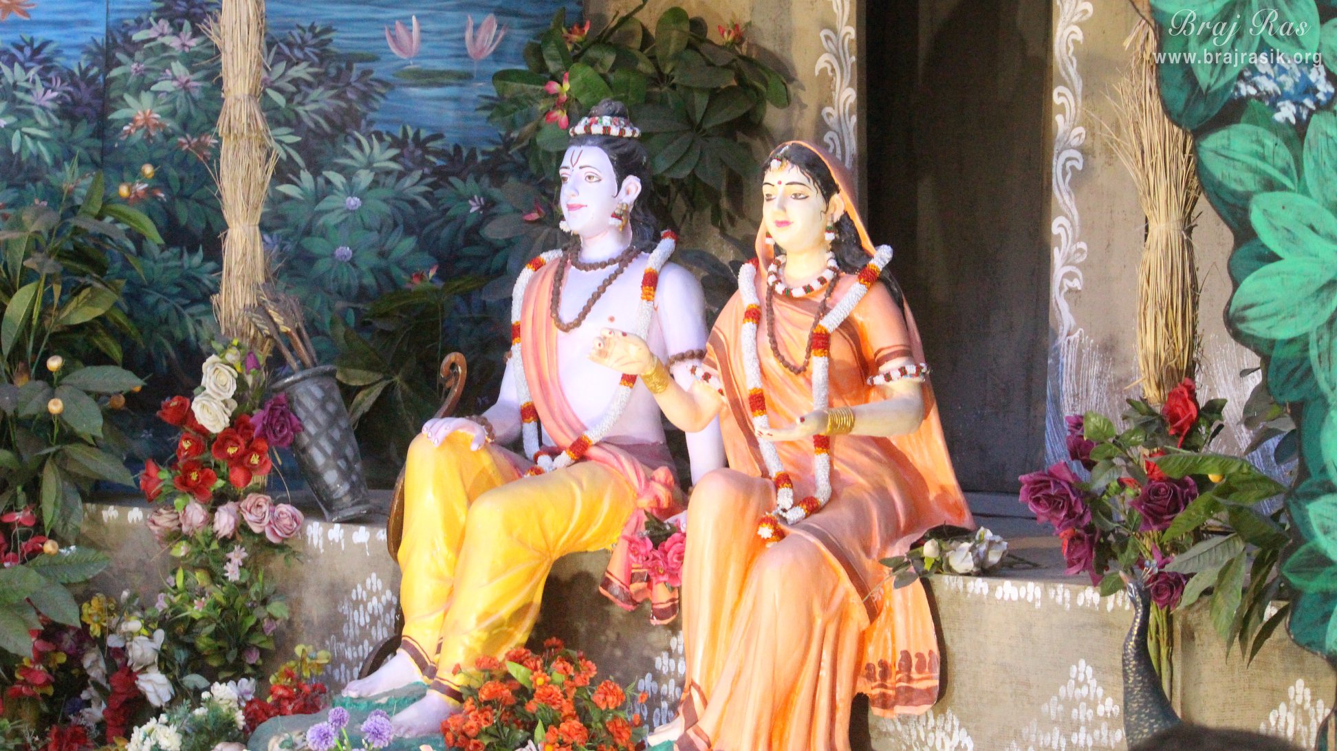 Darshan of Shri Siyaram Ji in Vanvaas Leela in Prem Mandir