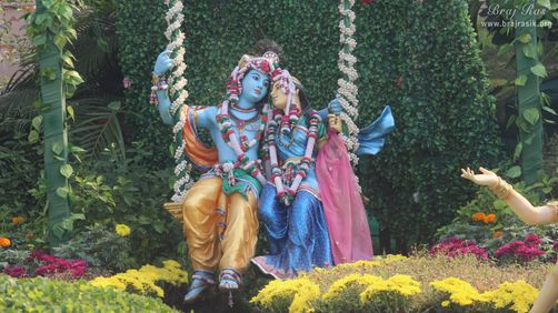Jhulan Leela Darshan from front in Prem Mandir