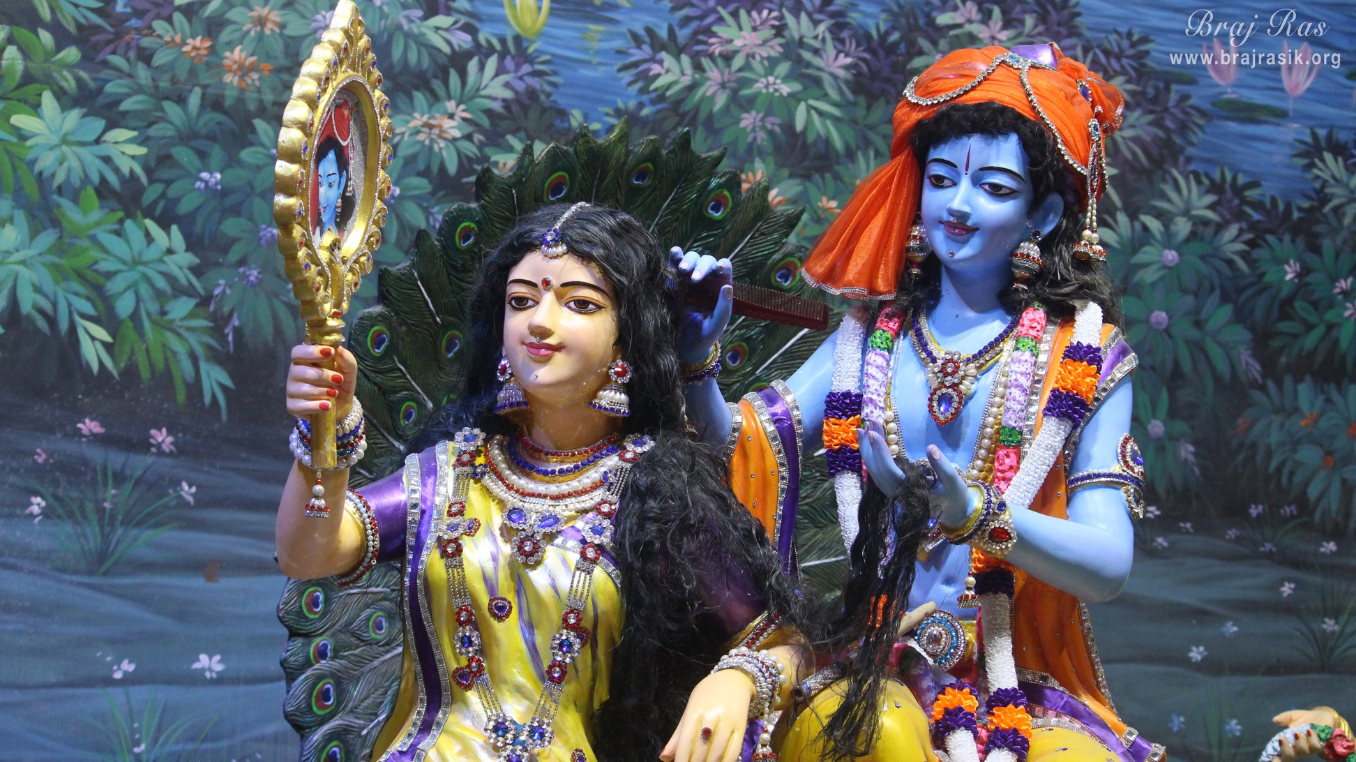 Darshan of Veni Gunthan Leela in Prem Mandir