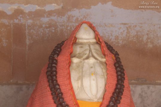 View of Shri Radharani Nupur Prapti Sthal and Shyamanand Prabhu's Japa beads in Shri Shyamanand Prabhu Samadhi Area