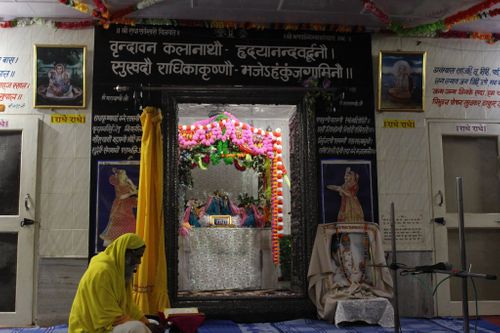 Darshan from courtyard of Shri Radha Krishna along with Lalita and Vishakha in blue attire at Pyari Kunj, Vrindavan