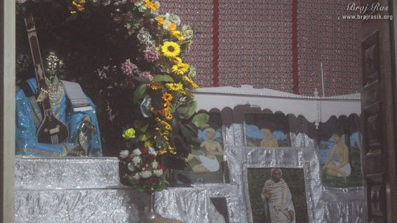Distant corner darshan of Swami Haridas Ji at Swami Haridas Kunj Kuti, Vrindavan