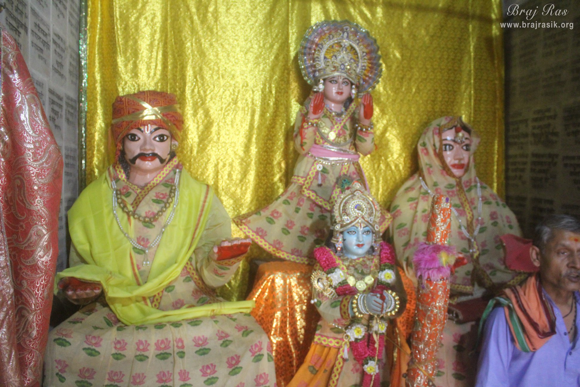 Darshan of Shri Yashoda  Ji and Shri Nand Baba along with Krishna and Balram Ji in Gokul Mahavan
