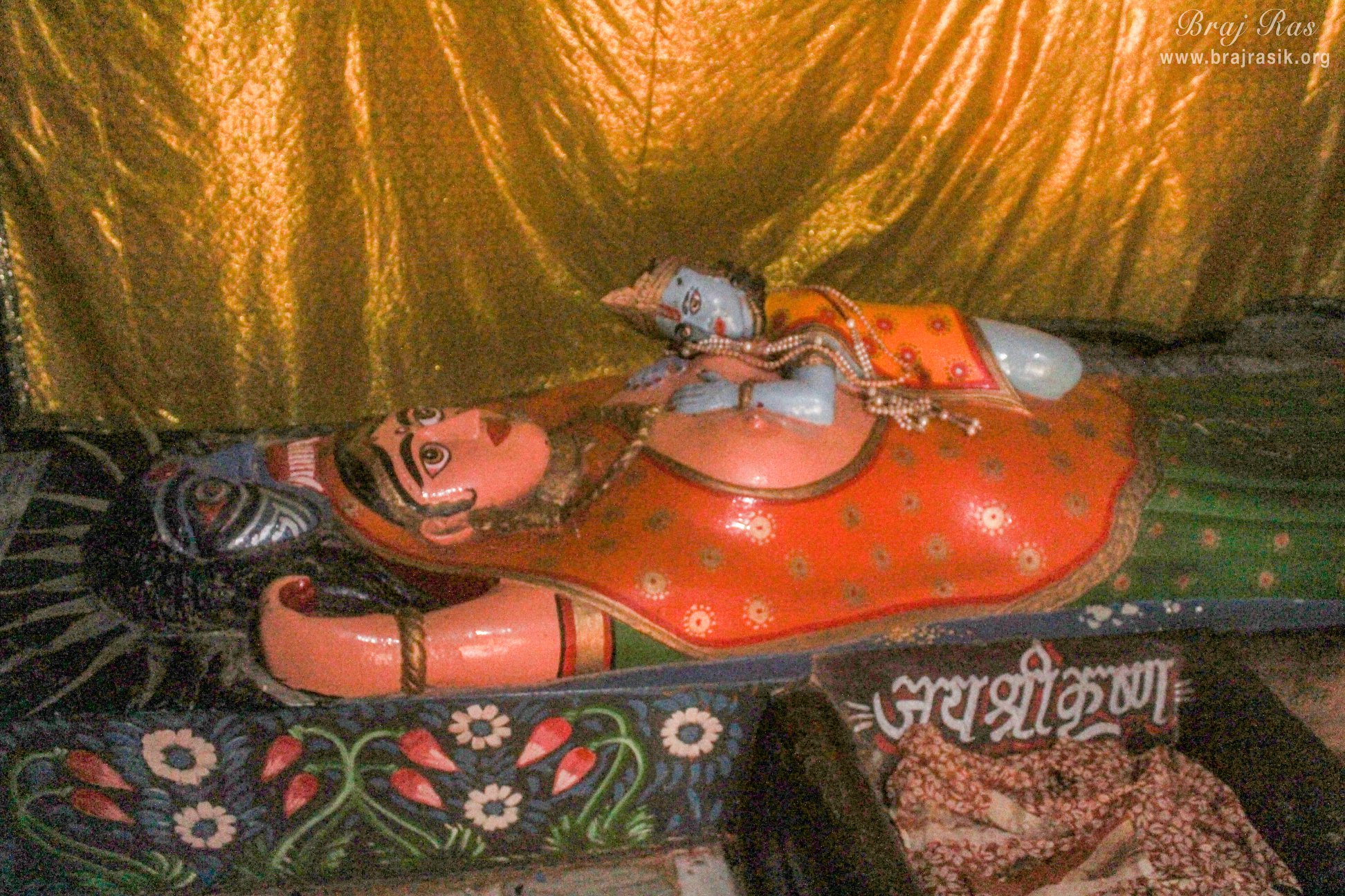गोकुल महावन में बाल कृष्ण को जहरिला दूध पिलाती पूतना और प्रभु द्वारा उसका उद्धार