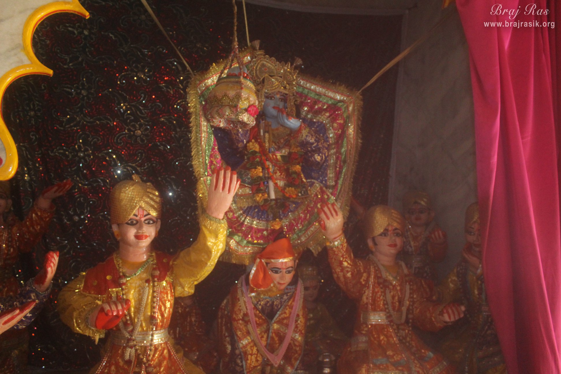 Darshan of Shri Krishna Makhan Chori Leela in Gokul Mahavan
