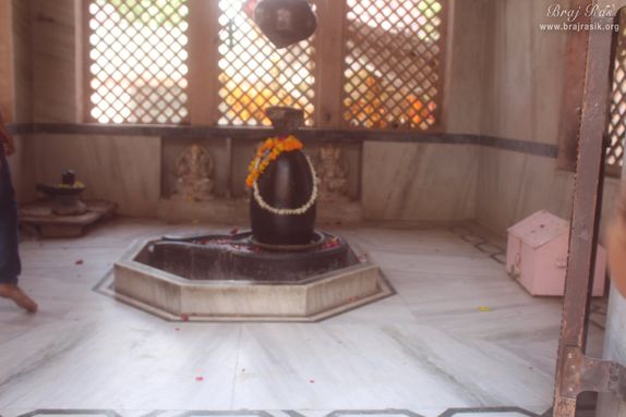 Side Darshan of Chintaharan Mahadev in Shri Nand Bhavan in Gokul Mahavan