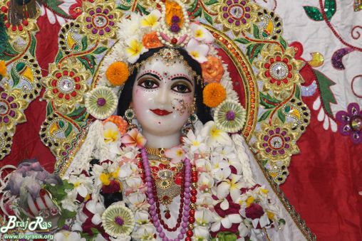 Beautiful close Darshan of Shri Radha in Krishna Balram Temple, Vrindavan ISKCON
