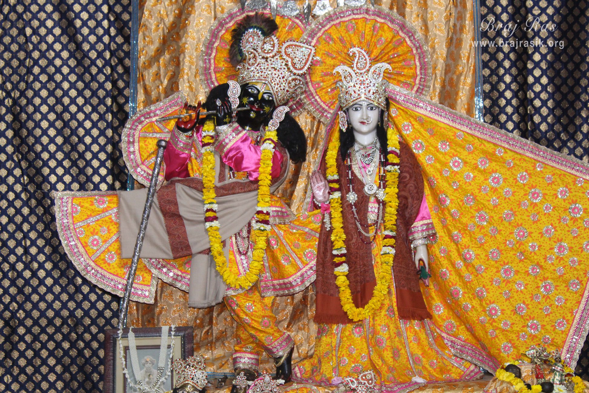 Shri Radha Krishna Darshan in Pagal Baba Ashram