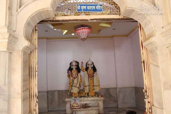 Darshan of Shri Krishna Balram from courtyard in Pagal Baba Ashram