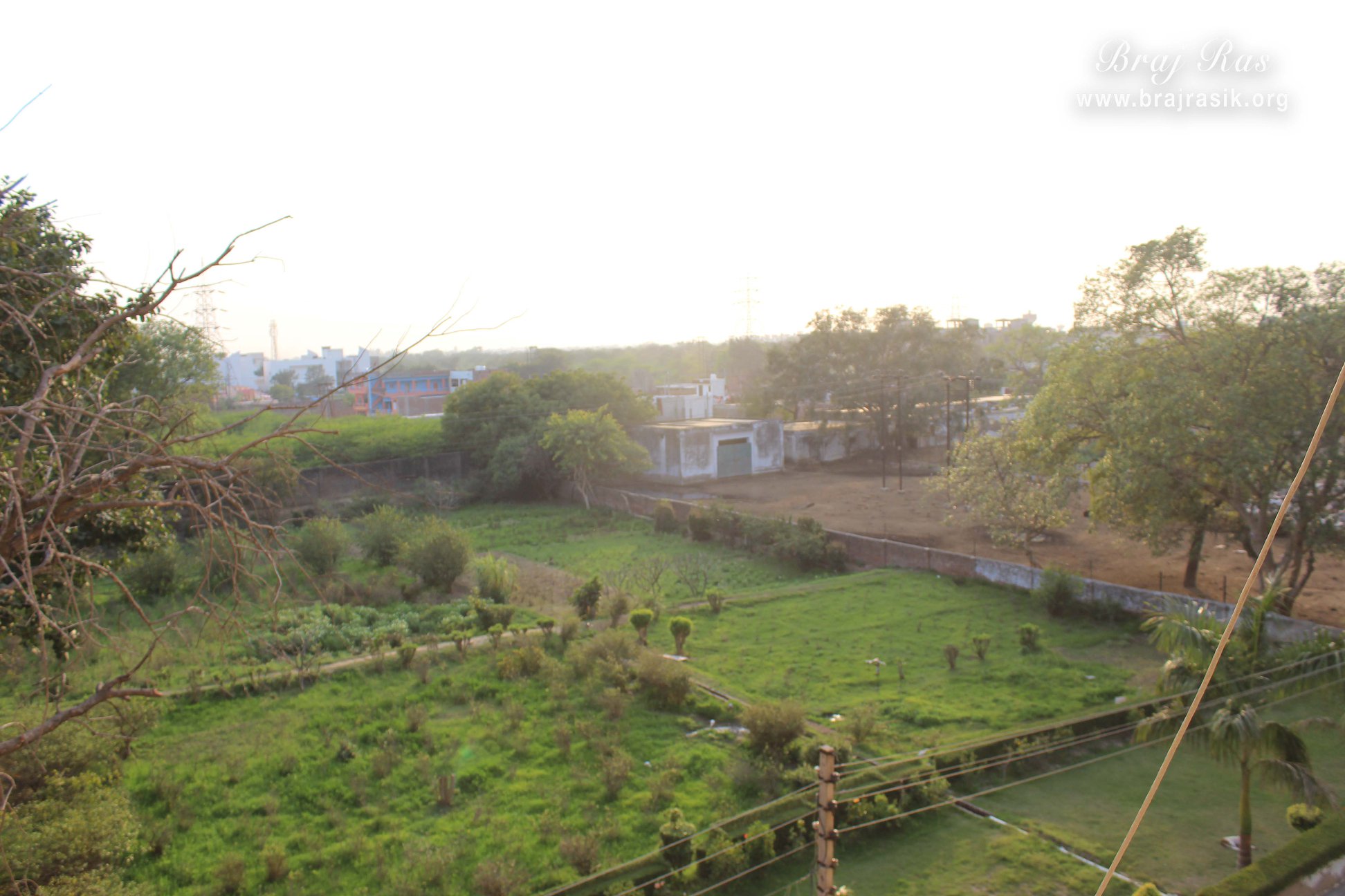 Outside view of Pagal Baba Ashram