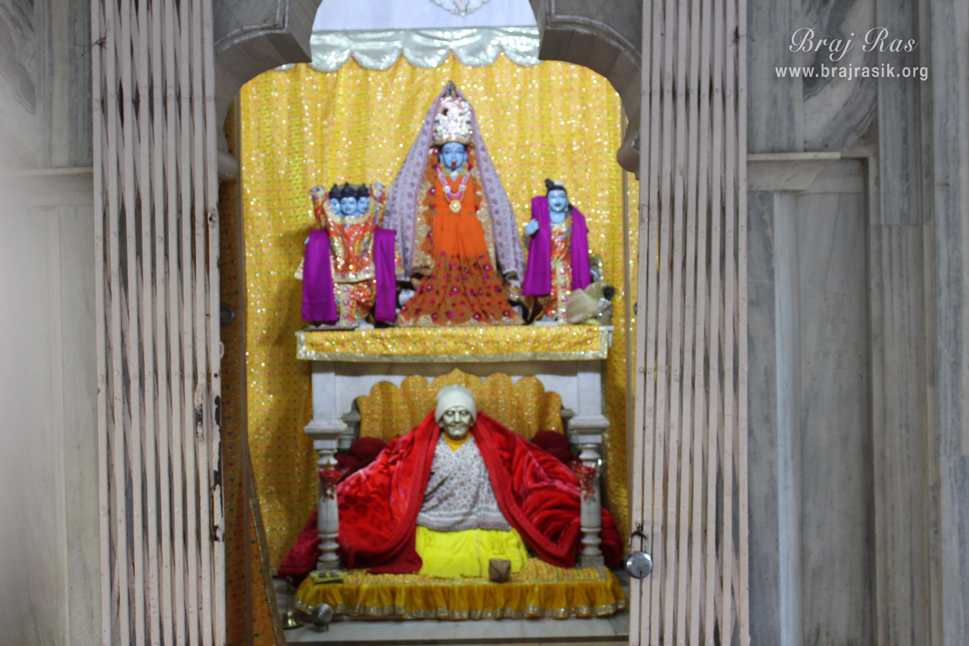 Pagal Baba samadhi darshan at Pagal Baba Ashram
