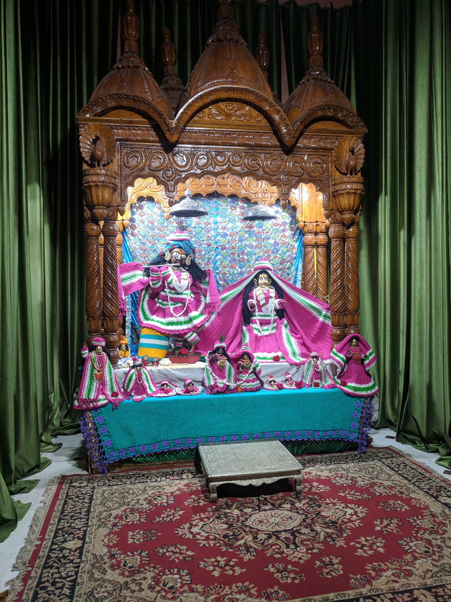 Darshan of Shri Radha Krishna from courtyard at Advaita Vata, Vrindavan
