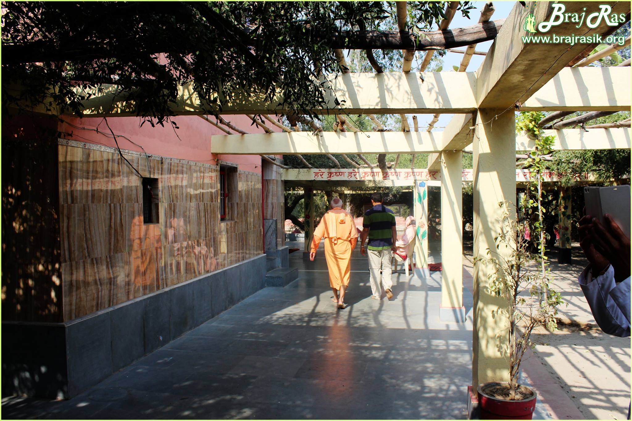 Inside darshan at Teira/Tera Kadamb or Ter Kadam - Nandgaun