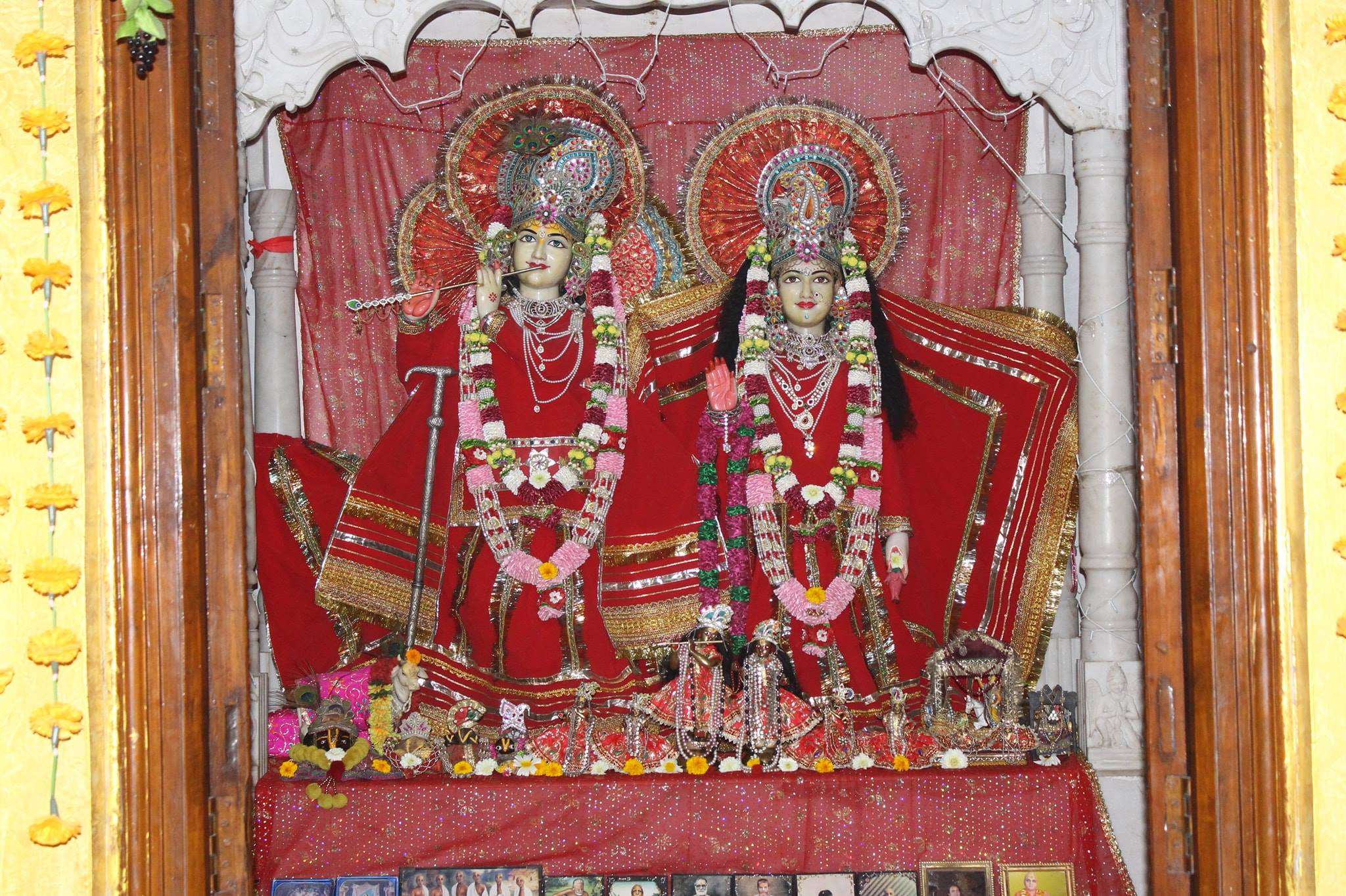 Darshan of Shri Radha Krishna at Shri Jagannath Dham, Vrindavan