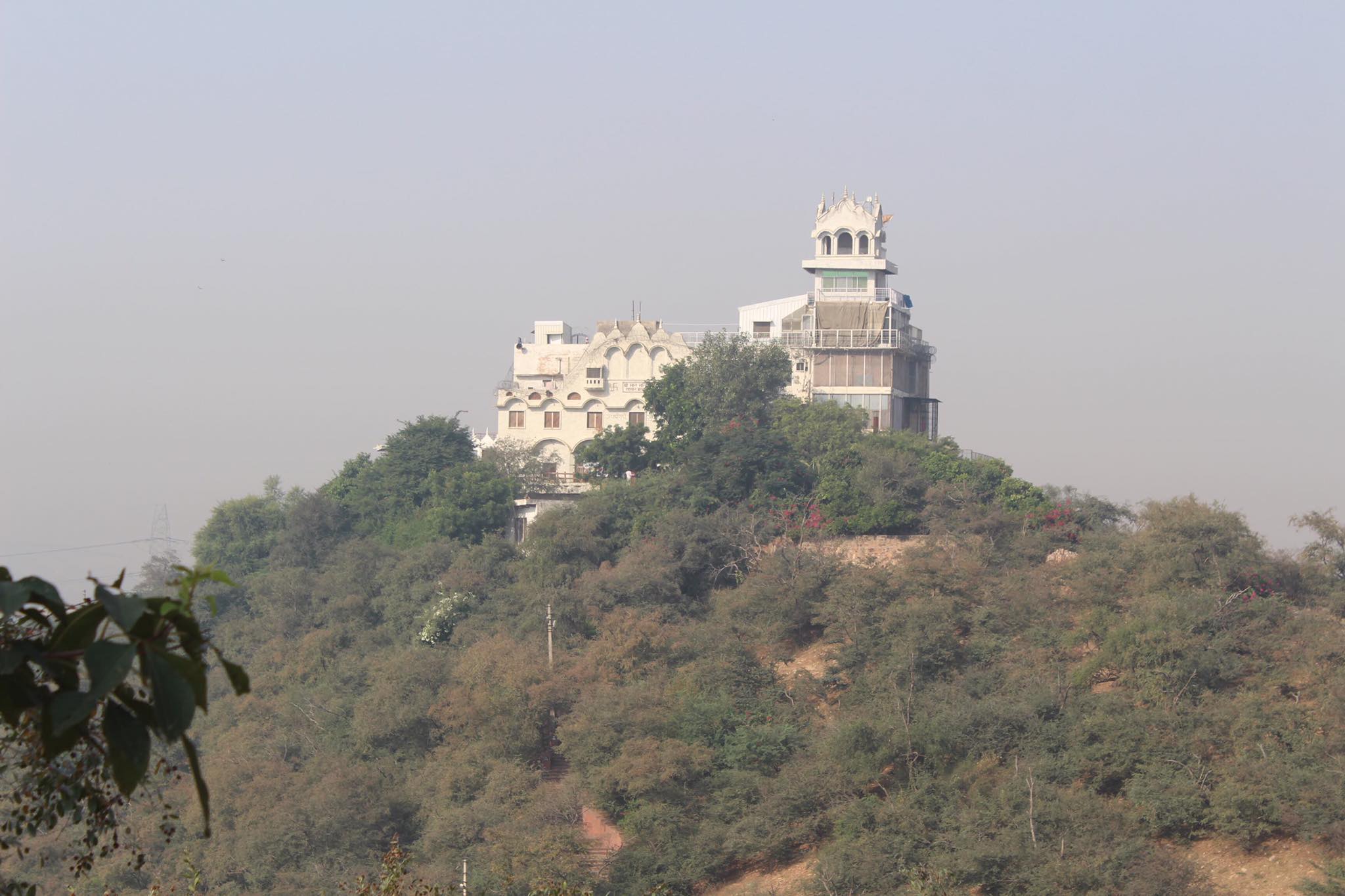 मोरकुटी, बरसाना में मोरकुटी से मान मंदिर का दृश्य
