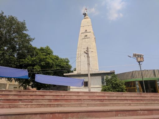 Full view of Maan Sarovar Temple from outside at Maan Sarovar or Mana Sarovar, Vrindavan