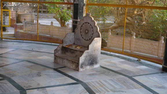 Inside view of Maan Sarovar Temple at Maan Sarovar or Mana Sarovar, Vrindavan