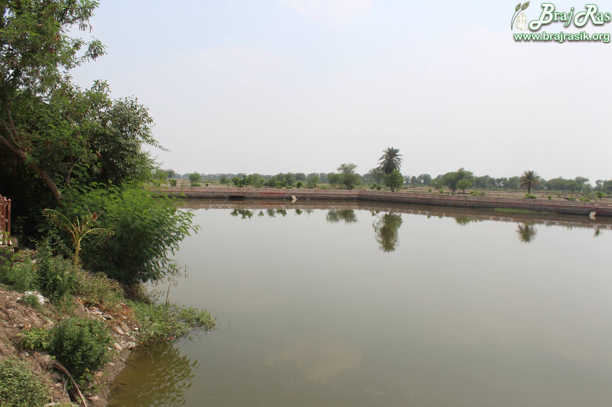 मान सरोवर, वृंदावन में कोने से श्री मान सरोवर दर्शन