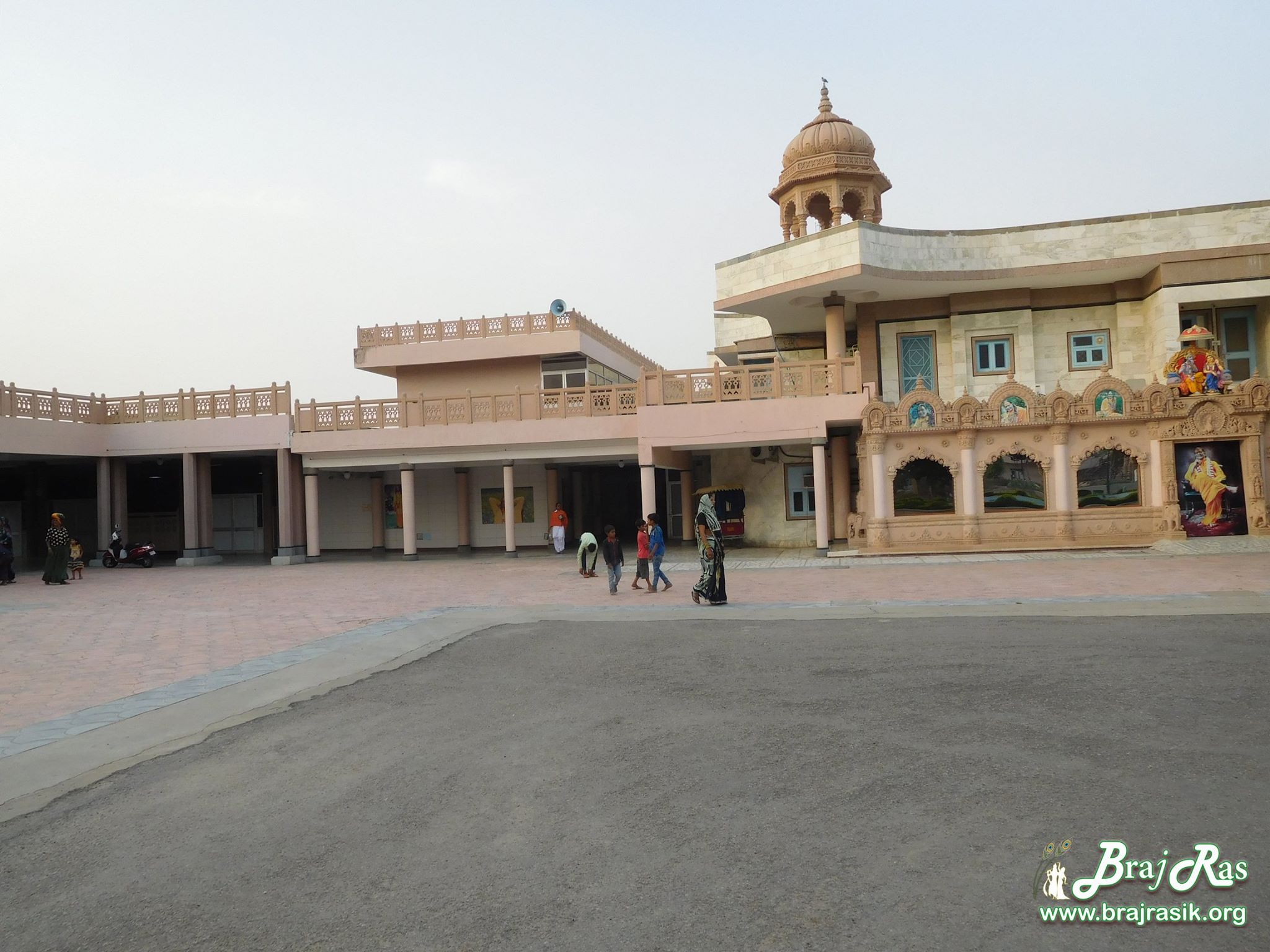 View of Rangeeli Mahal - Barsana