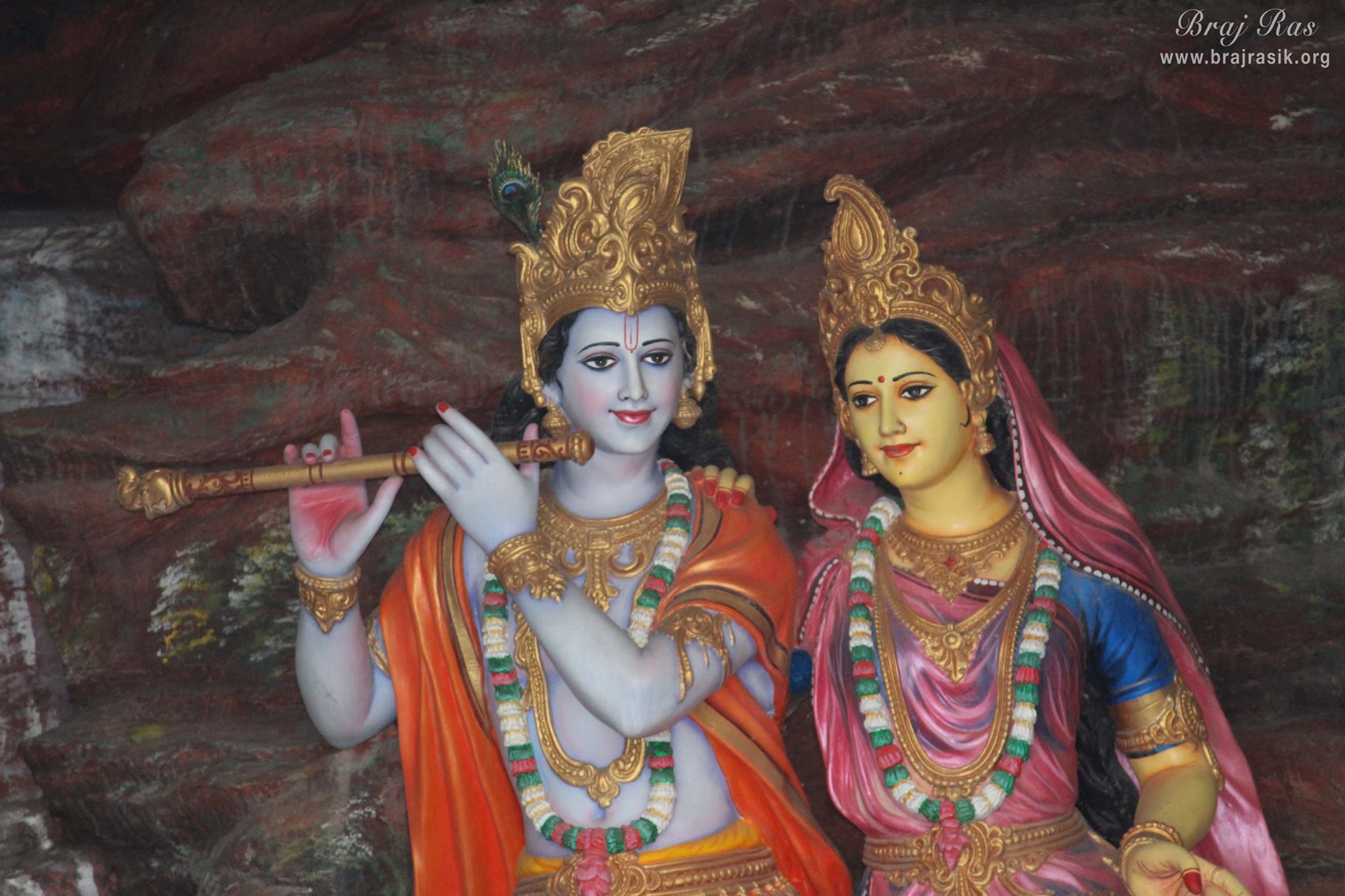 Half darshan of Shri Radha Krishna at Rangeeli Mahal - Barsana