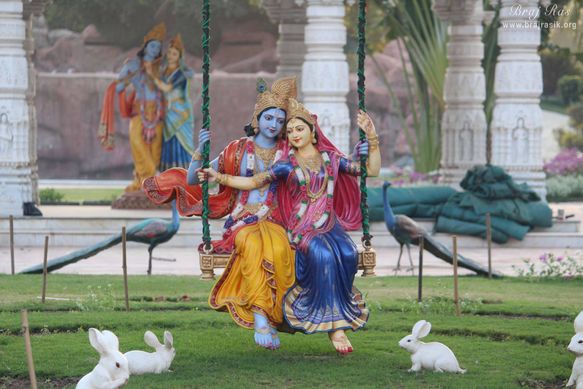 Darshan of Shri Radha Krishna swinging pastimes at Rangeeli Mahal - Barsana